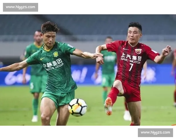 国安与上港赛场激烈对决谁能掌控中超榜首风云